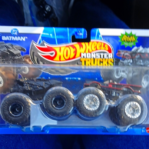 Monster Trucks Batman Toy HOT WHEELS COMBO - Picture 1 of 4